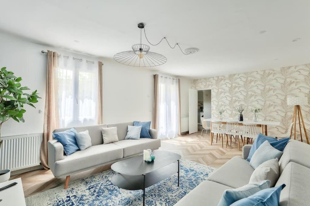 10 couchages · Lit bébé · 93800 Épinay-sur-Seine